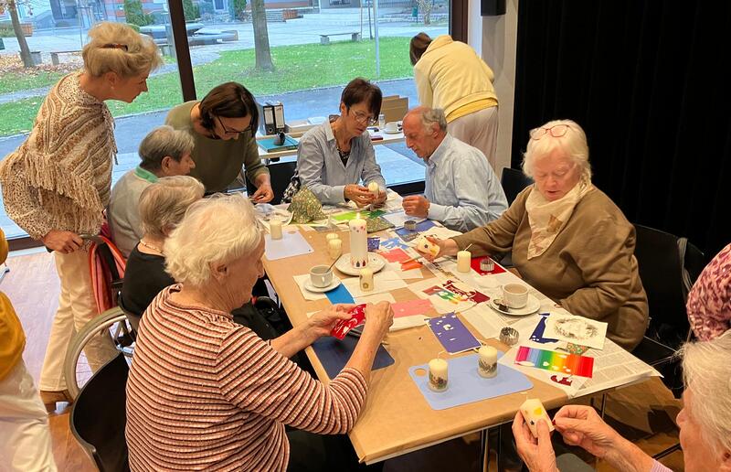 Kreativ zusammenrücken / Anna Gruber Schreiner